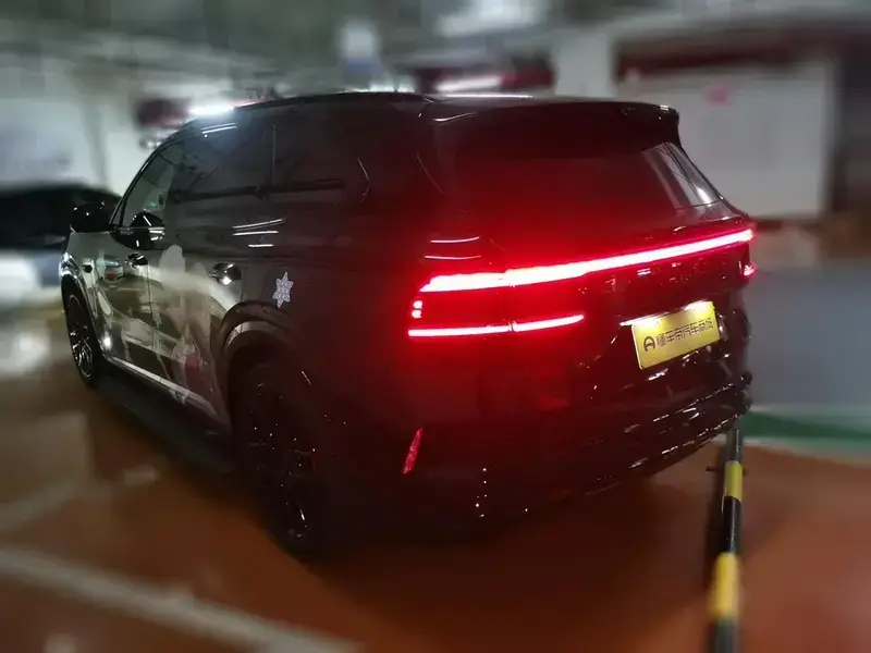 2026 Zeekr 8X с пробегом 6 700 км
