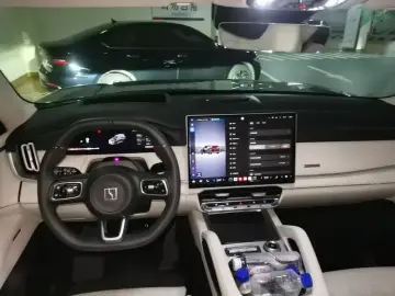 2026 Zeekr 8X с пробегом 6 700 км