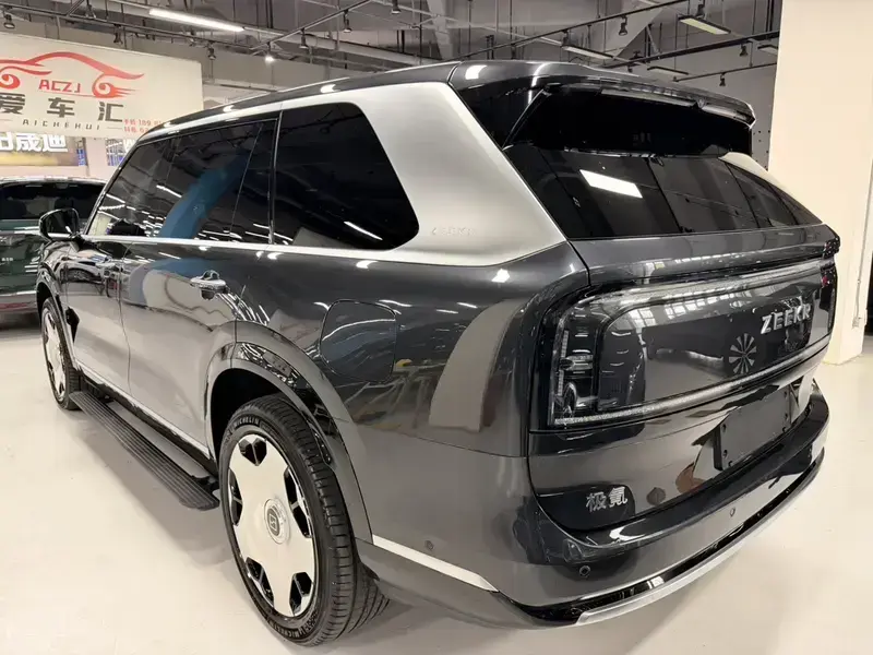 2025 Zeekr 9X с пробегом 7 900 км