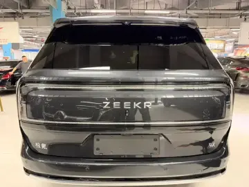 2025 Zeekr 9X с пробегом 7 900 км