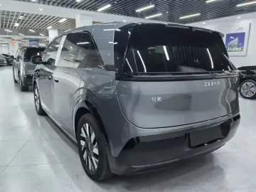 2025 Zeekr Mix с пробегом 100 км