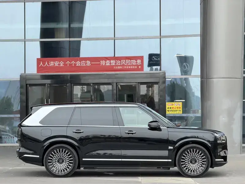2025 Zeekr 9X с пробегом 400 км