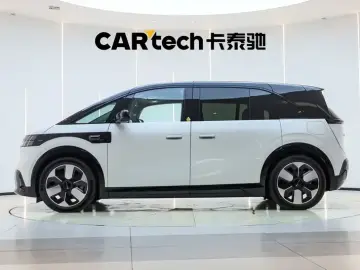2025 Zeekr Mix с пробегом 100 км