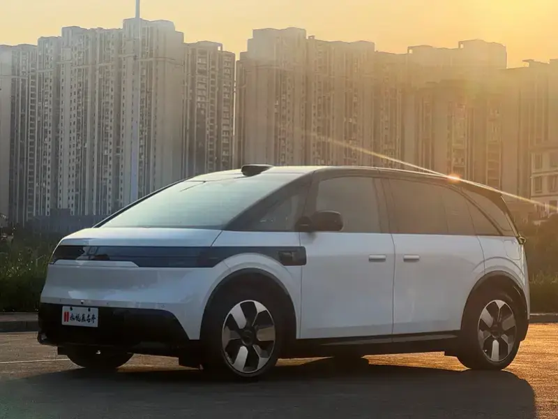 2025 Zeekr Mix с пробегом 6 500 км