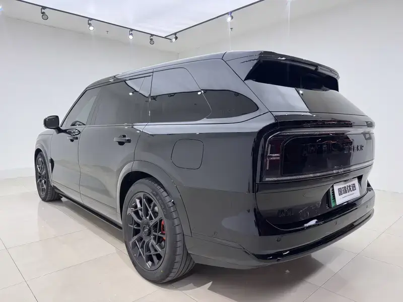 2025 Zeekr 9X с пробегом 6 000 км