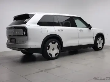 2025 Zeekr 9X с пробегом 50 100 км
