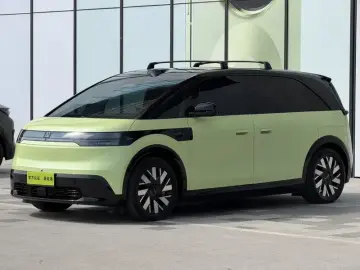 2025 Zeekr Mix с пробегом 46 000 км