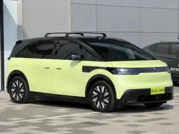 2025 Zeekr Mix с пробегом 46 000 км