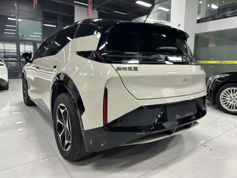 2025 Zeekr X с пробегом 36 000 км