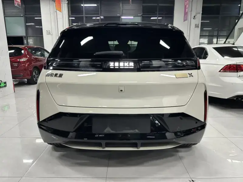 2025 Zeekr X с пробегом 36 000 км