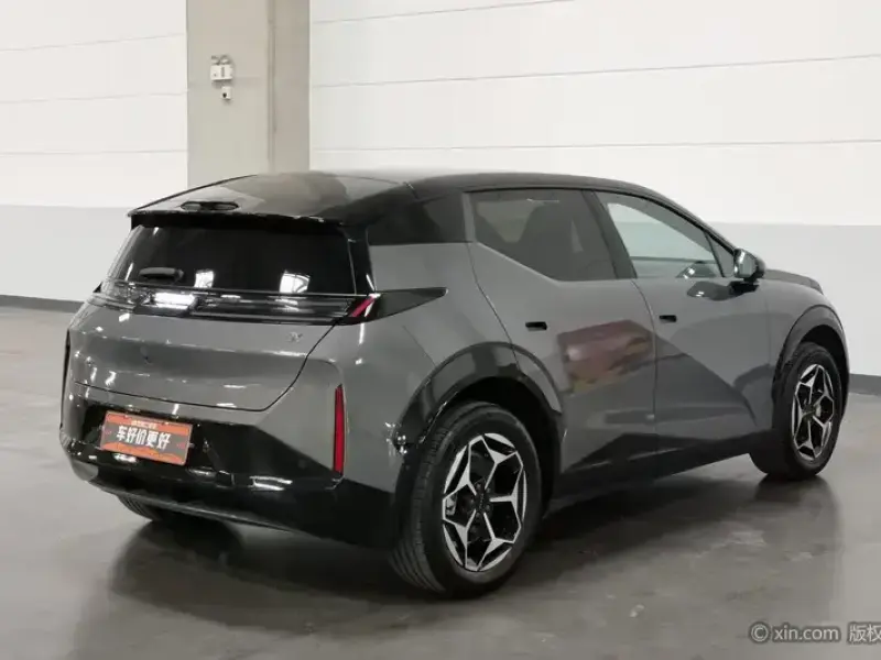 2025 Zeekr X с пробегом 9 600 км