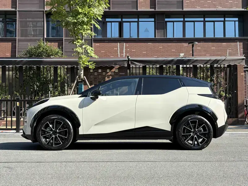 2025 Zeekr X с пробегом 5 000 км