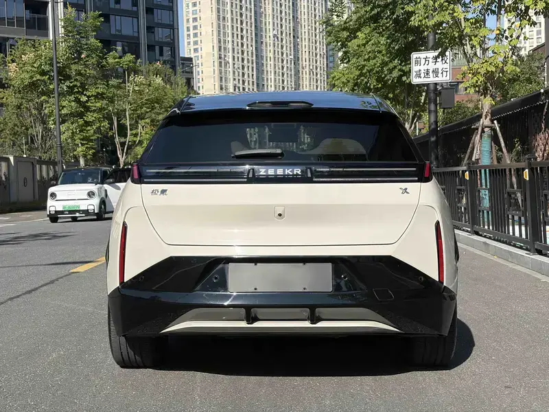 2025 Zeekr X с пробегом 5 000 км