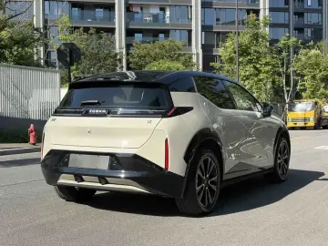 2025 Zeekr X с пробегом 5 000 км