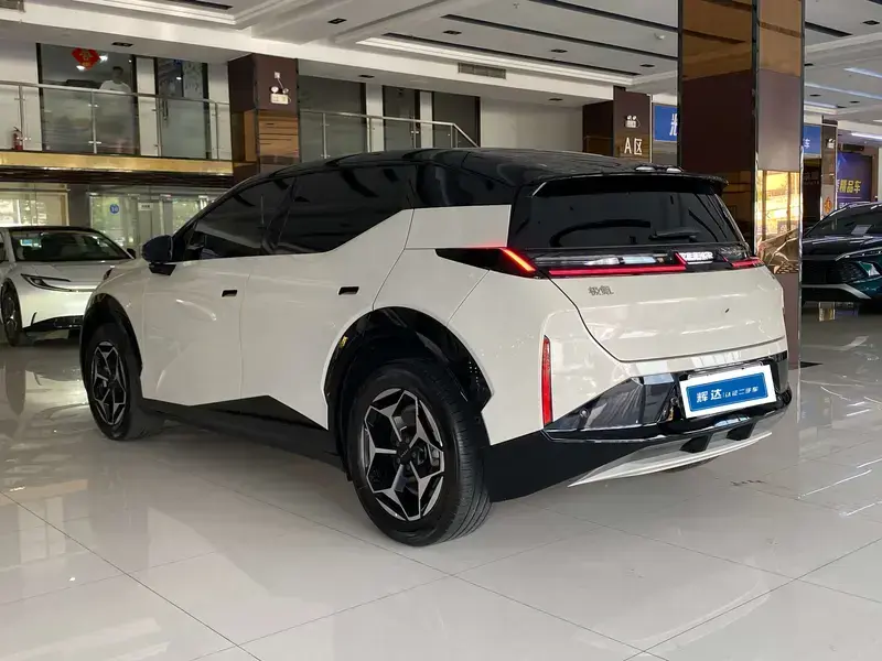 2025 Zeekr X с пробегом 29 200 км