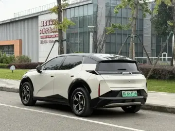 2025 Zeekr X с пробегом 5 000 км