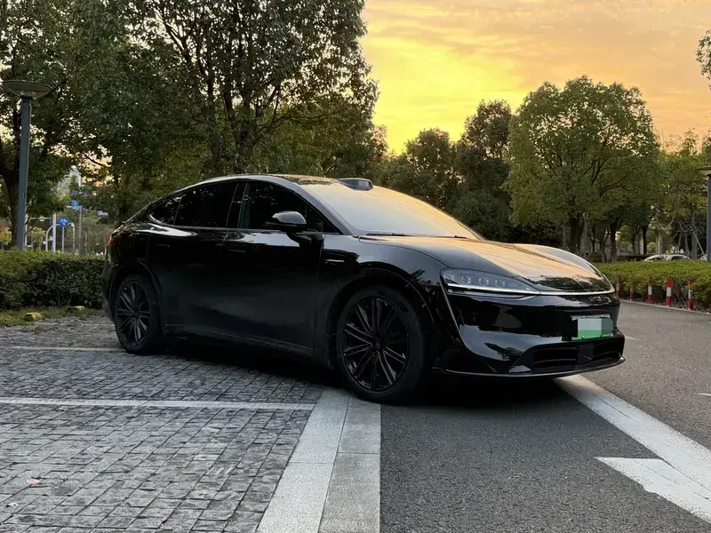 2026 Luxeed R7 с пробегом 10 000 км