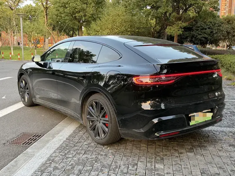 2026 Luxeed R7 с пробегом 10 000 км