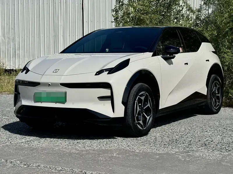 2025 Zeekr X с пробегом 15 000 км
