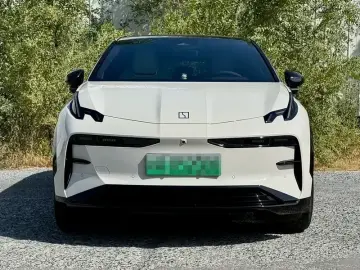2025 Zeekr X с пробегом 15 000 км