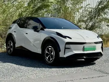 2025 Zeekr X с пробегом 15 000 км
