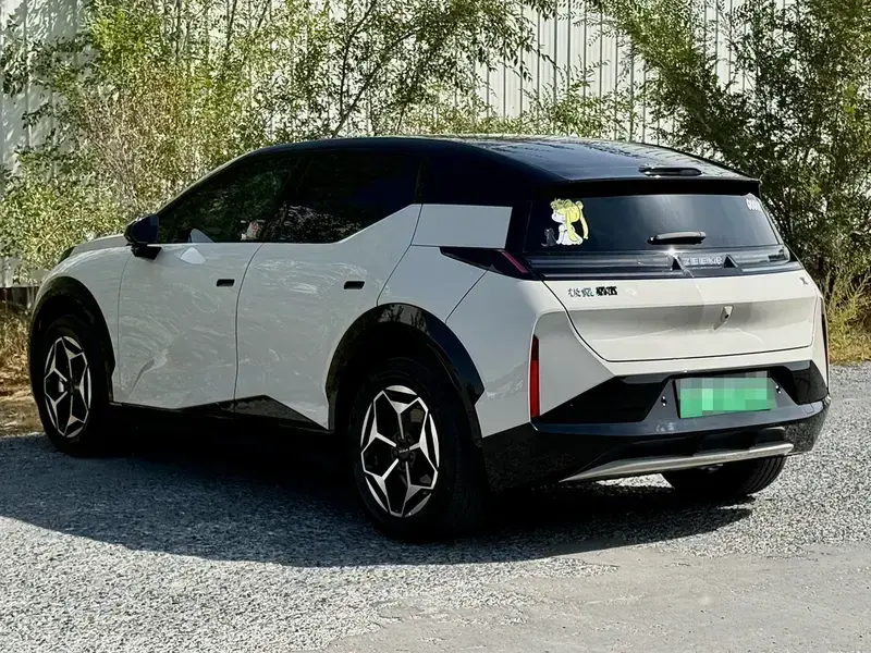 2025 Zeekr X с пробегом 15 000 км