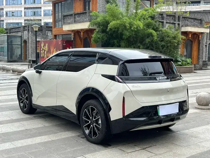 2025 Zeekr X с пробегом 21 000 км
