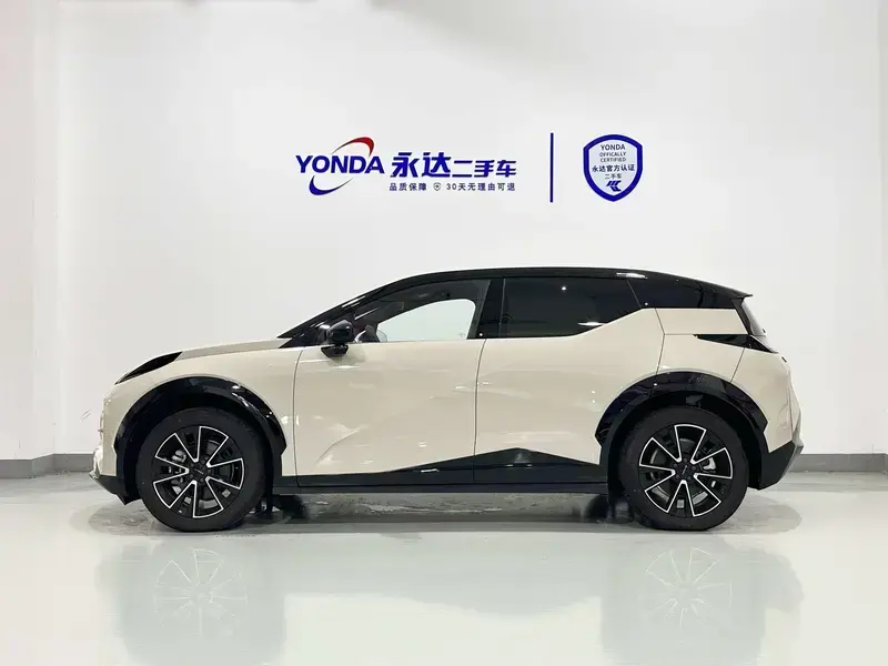 2025 Zeekr X с пробегом 2 600 км