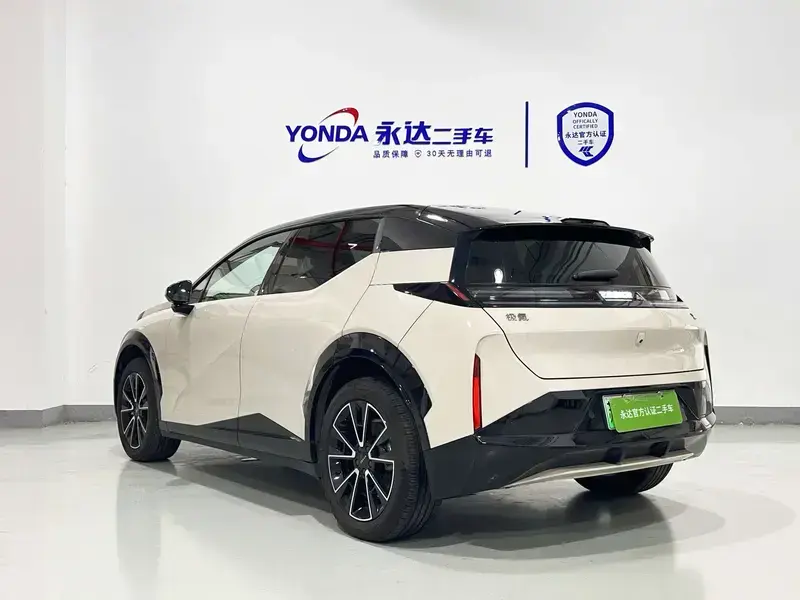 2025 Zeekr X с пробегом 2 600 км