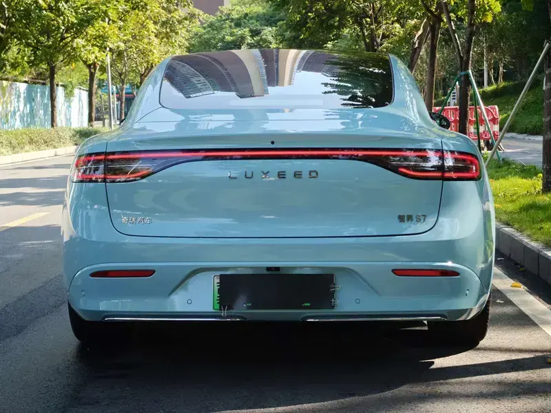 2025 Luxeed S7 с пробегом 15 000 км