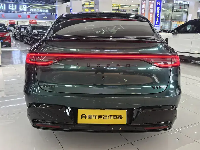 2026 Luxeed R7 с пробегом 9 600 км