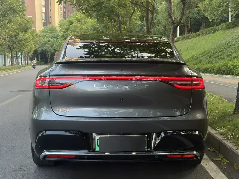 2026 Luxeed R7 с пробегом 10 000 км
