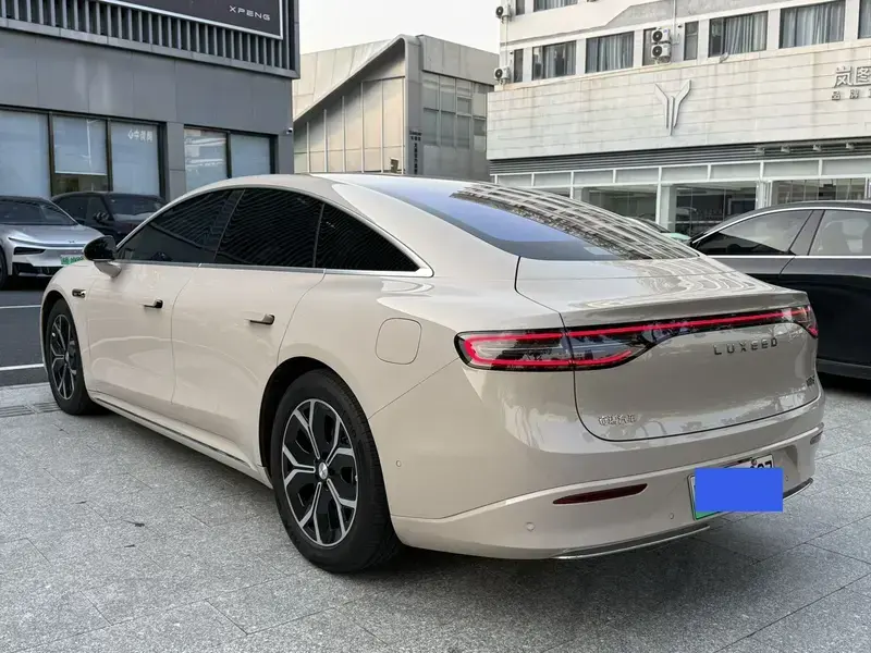 2025 Luxeed S7 с пробегом 18 000 км