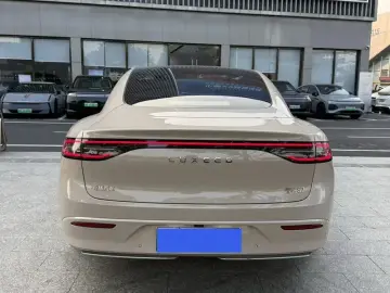 2025 Luxeed S7 с пробегом 18 000 км