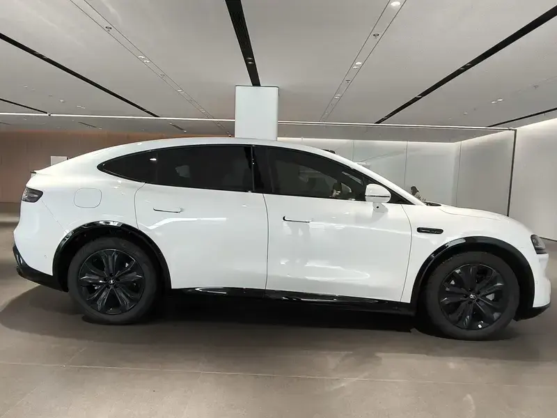 2026 Luxeed R7 с пробегом 15 000 км
