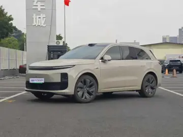 2024 Li Auto (Lixiang) L6 с пробегом 33 000 км