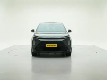 2024 Li Auto (Lixiang) L6 с пробегом 108 000 км
