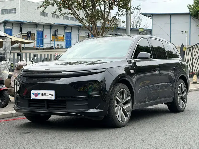 2024 Li Auto (Lixiang) L6 с пробегом 51 000 км