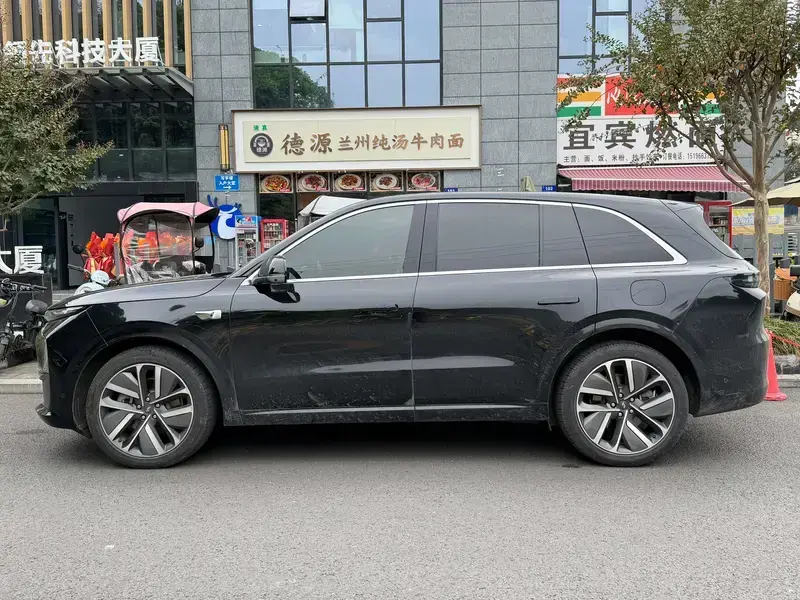 2024 Li Auto (Lixiang) L6 с пробегом 51 000 км