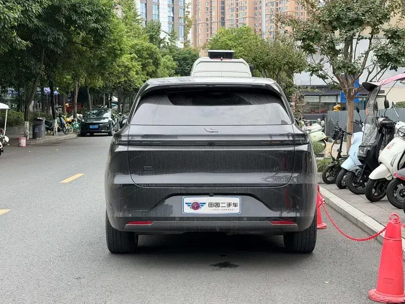2024 Li Auto (Lixiang) L6 с пробегом 51 000 км
