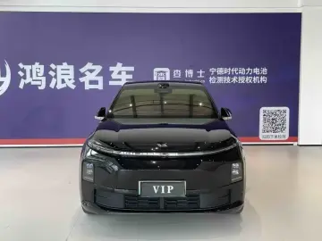 2025 Li Auto (Lixiang) L6 с пробегом 39 000 км