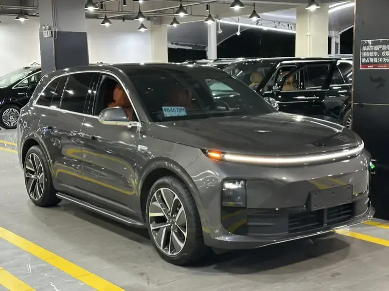 2024 Li Auto (Lixiang) L6 с пробегом 16 000 км
