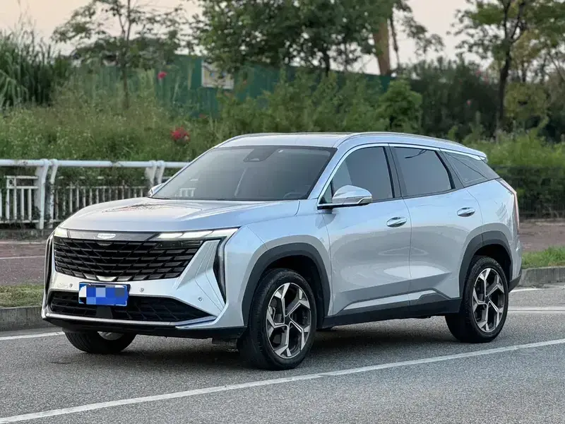 2023 Geely Boyue L с пробегом 29 000 км