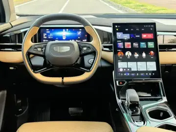 2023 Geely Boyue L с пробегом 29 000 км