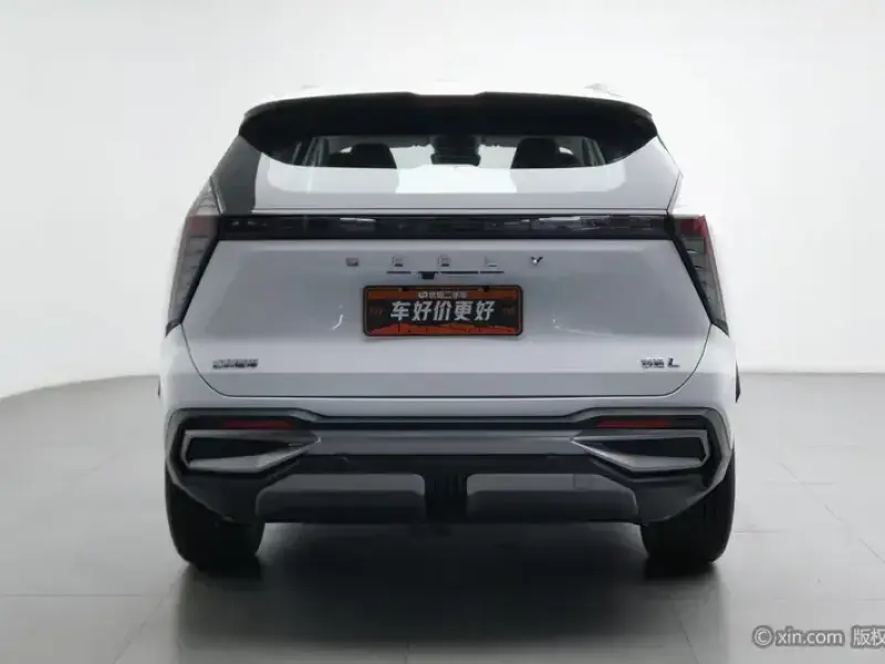 2023 Geely Boyue L с пробегом 20 300 км