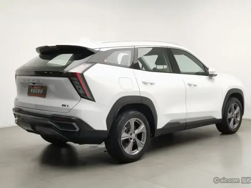 2023 Geely Boyue L с пробегом 20 300 км