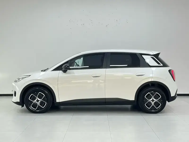 2025 Aion UT с пробегом 49 300 км