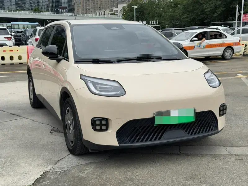 2025 Aion UT с пробегом 35 000 км