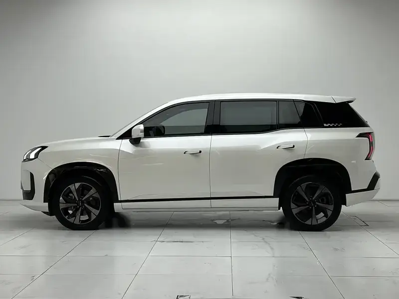 2026 Aion V с пробегом 16 800 км