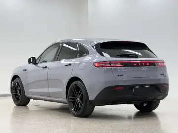 2024 Aito M5 с пробегом 19 500 км